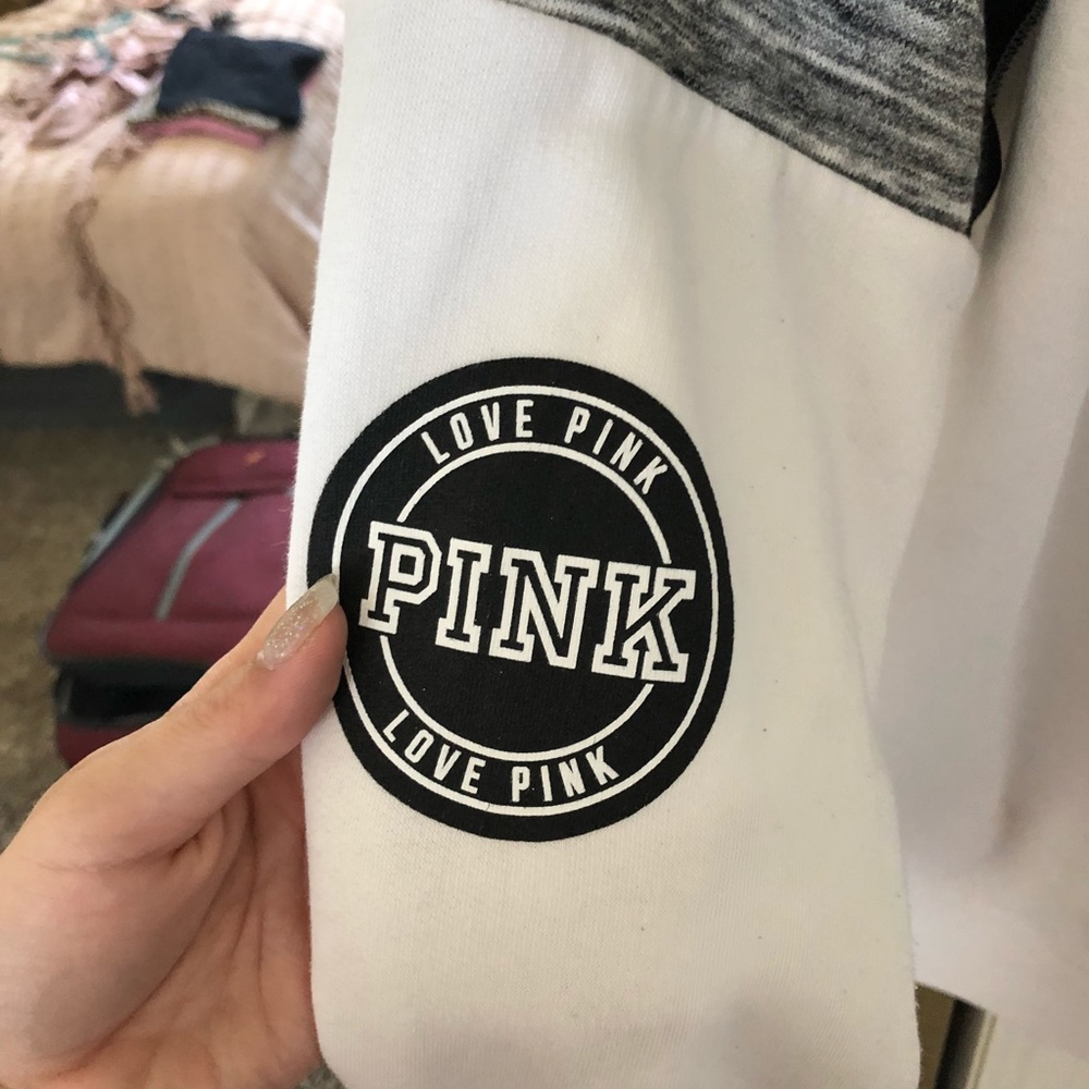VS Pink hoodie - Picture 4 of 5